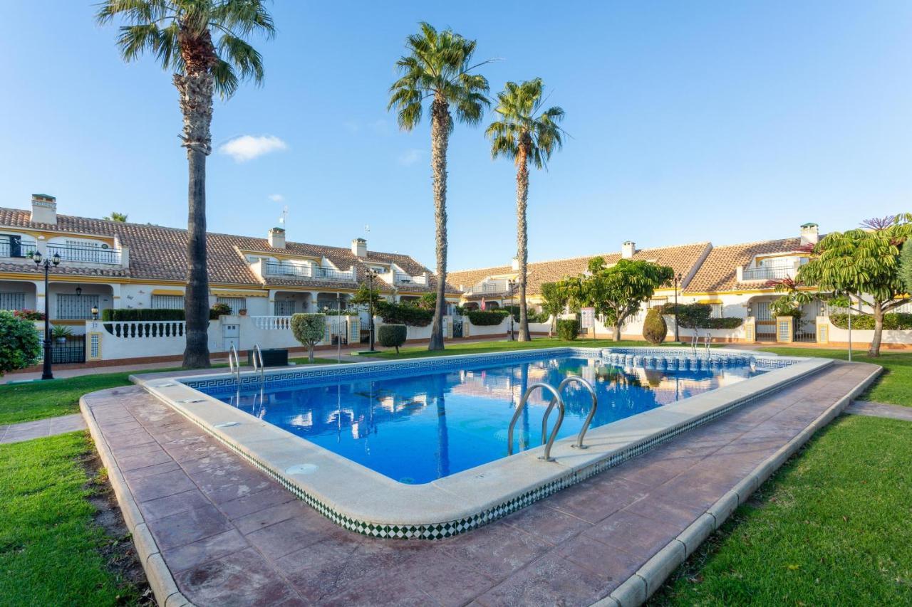 Pool-Side Townhouse In Cabo Roig Villa โอริอุเอลา ภายนอก รูปภาพ