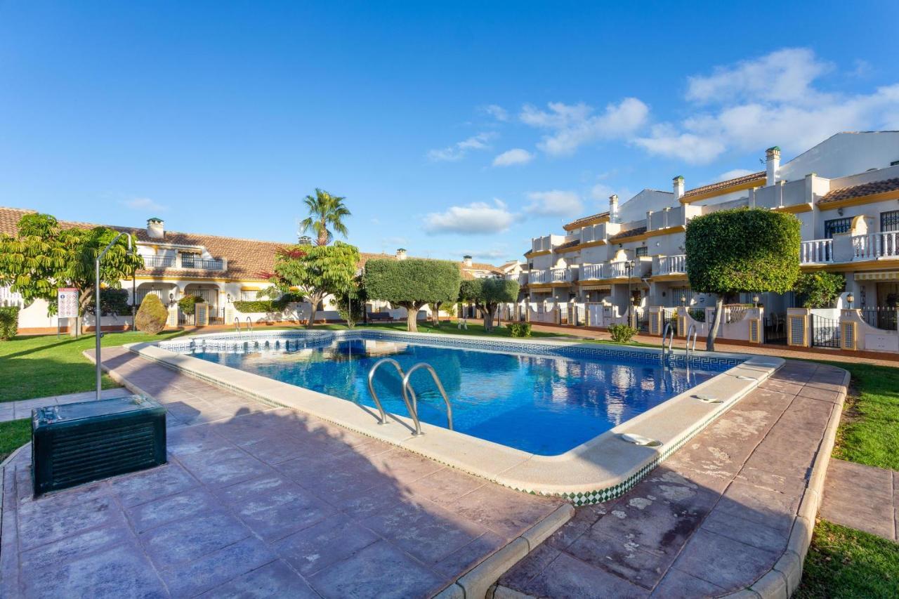 Pool-Side Townhouse In Cabo Roig Villa โอริอุเอลา ภายนอก รูปภาพ